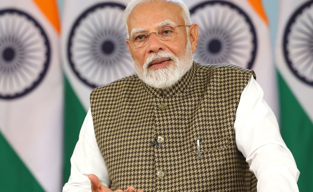 D Fadnavis Snaps At Sanjay Raut For PM Modi ‘Retirement’ Talk