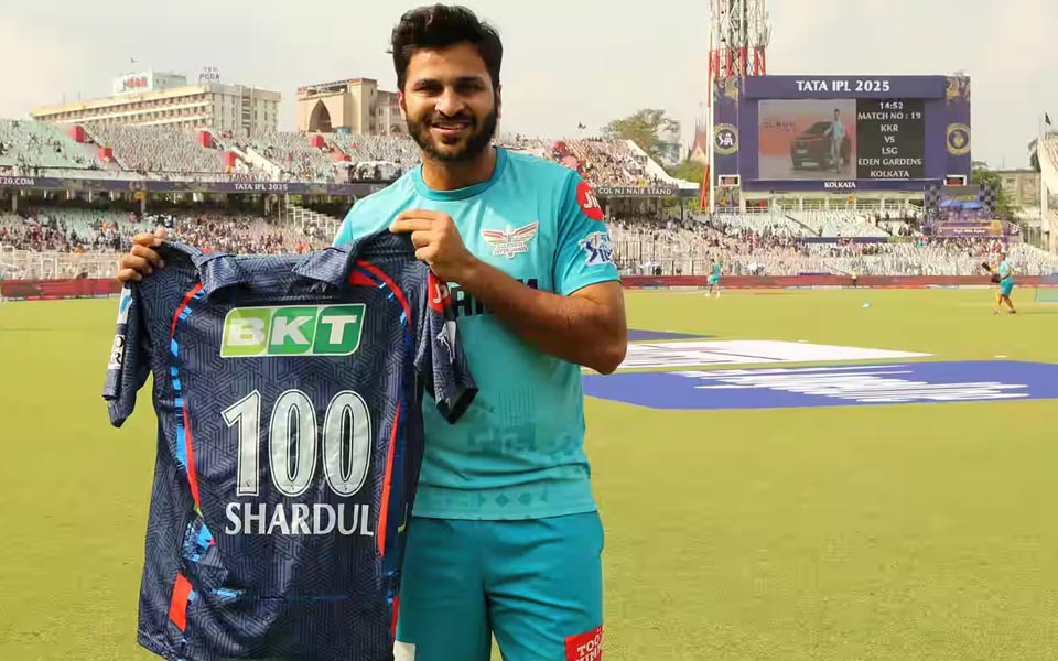 Shardul Thakur receives customised jersey from Zaheer Khan ahead of 100th IPL match