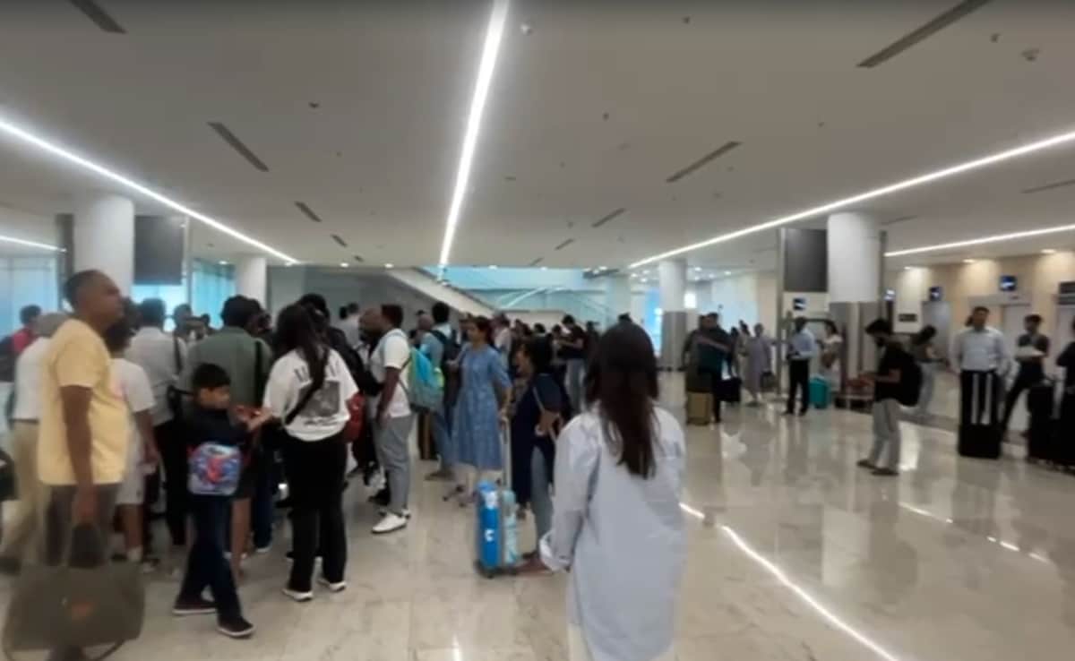 Air India’s Chennai-Delhi Flight Delayed, Passengers Deboarded After Hour
