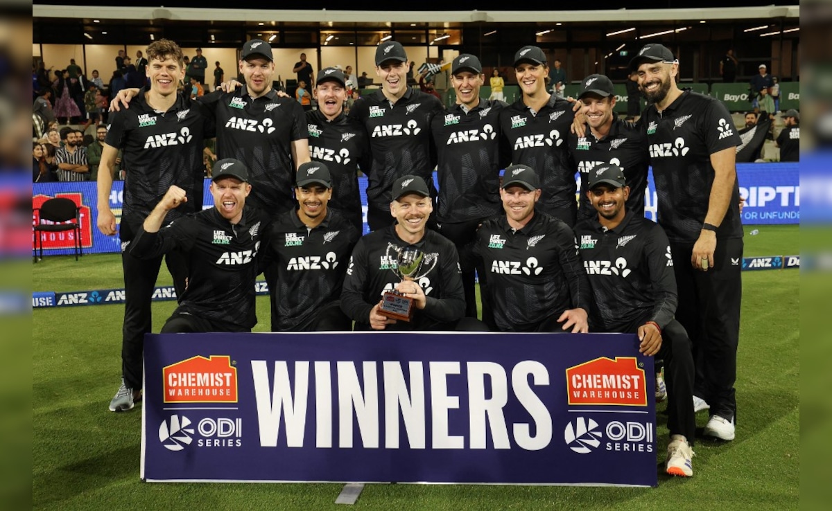 New Zealand Hammer Pakistan By 43 Runs To Sweep ODI Series 3-0