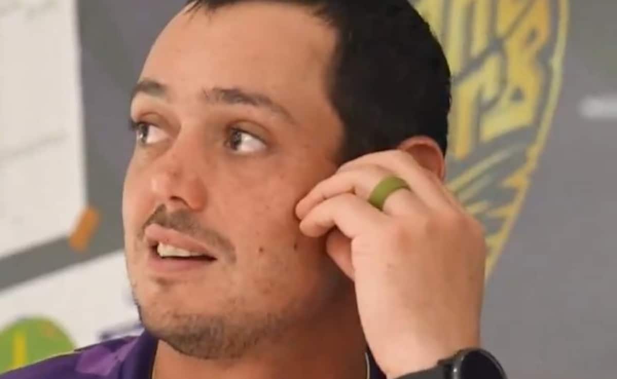 Quinton De Kock Puzzled As Shah Rukh Khan Namedrops Him In KKR Dressing Room Message. Watch