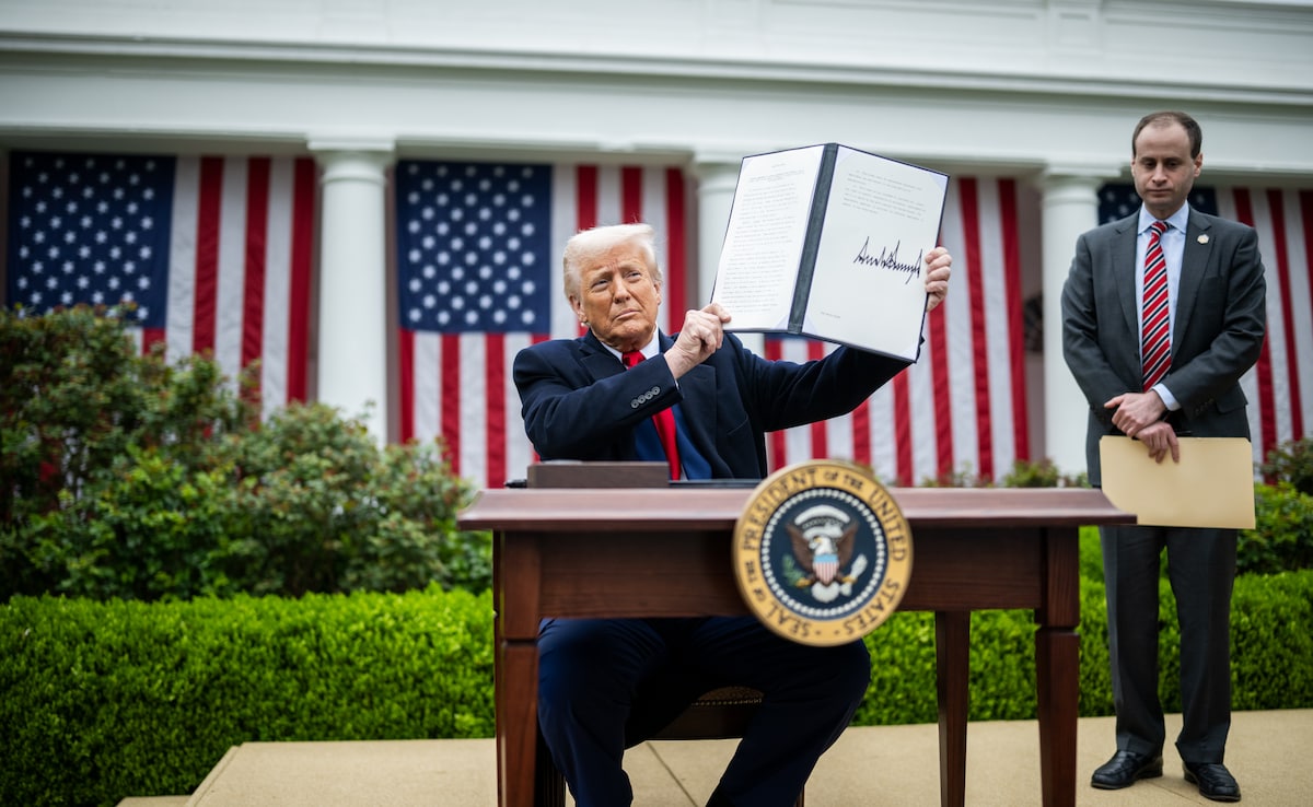 Trump’s “Baseline” 10% Tariff Takes Effect, Higher Rates To Come Soon
