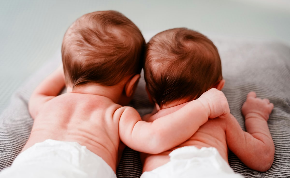 Are Twins Allergic To The Same Things? Here’s What Researchers Says