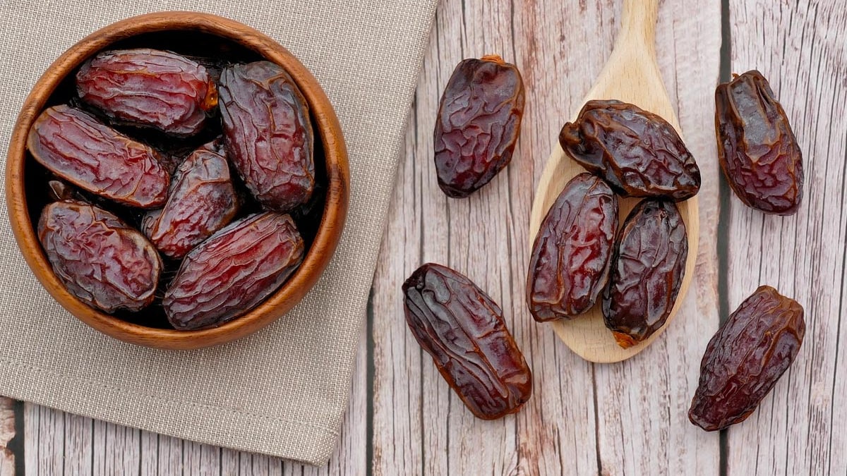 Do Dates Really Heat Up Your Body? Experts Weigh In