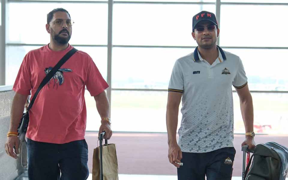 Yuvraj Singh spotted in Gujarat Titans’ camp ahead of playoffs