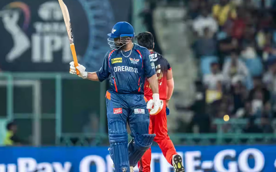 Funniest Memes from LSG vs RCB Mid-Innings of Match 70
